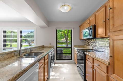 200 Brackenwood Terrace, Palm Beach Gardens FL - photo 11 of 41
