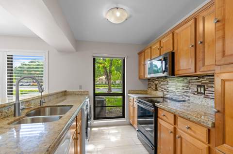 200 Brackenwood Terrace, Palm Beach Gardens FL - photo 13 of 41