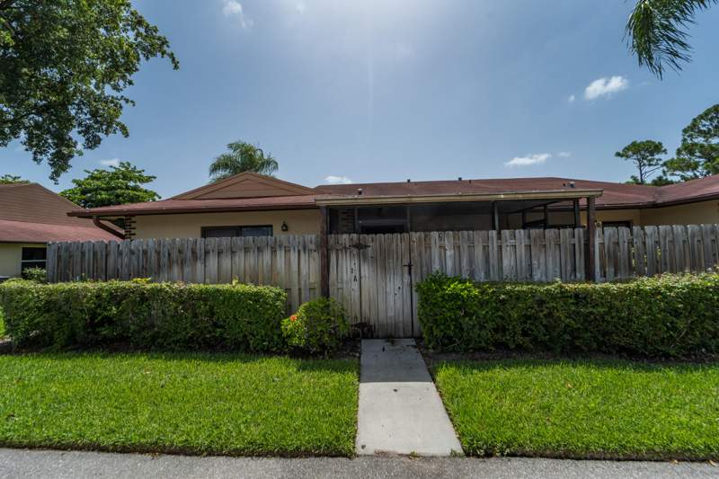 2 bedroom Villa at 4413 Woodstock Drive #A, Westchester Townhouses, West Palm Beach — photo 3