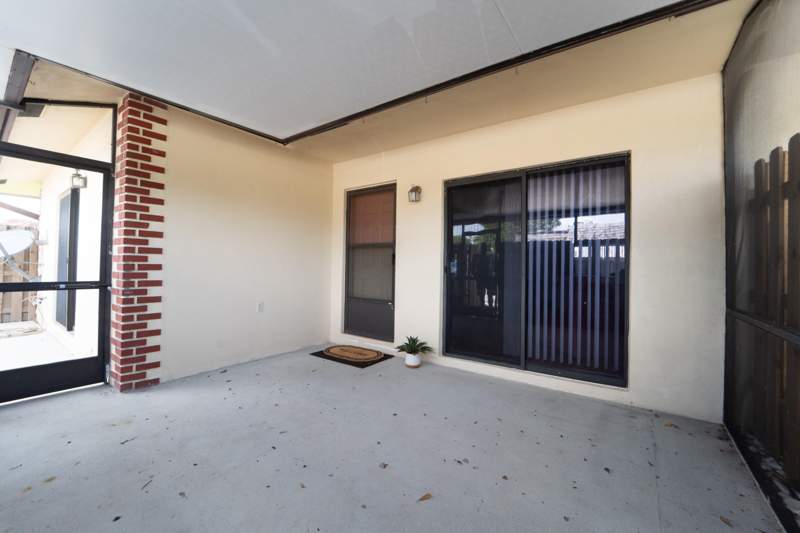 2 bedroom Villa at 4413 Woodstock Drive #A, Westchester Townhouses, West Palm Beach — photo 5