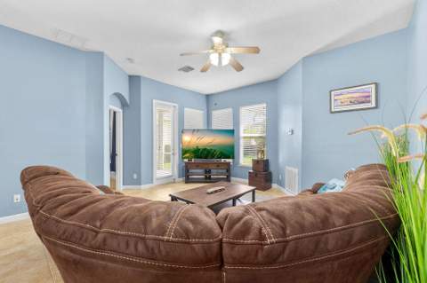 10518 SW Westlawn Boulevard, Port St. Lucie FL - photo 9 of 27