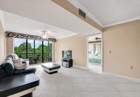 6169 Balboa Circle #Unit 302, Boca Raton FL - photo 7 of 42