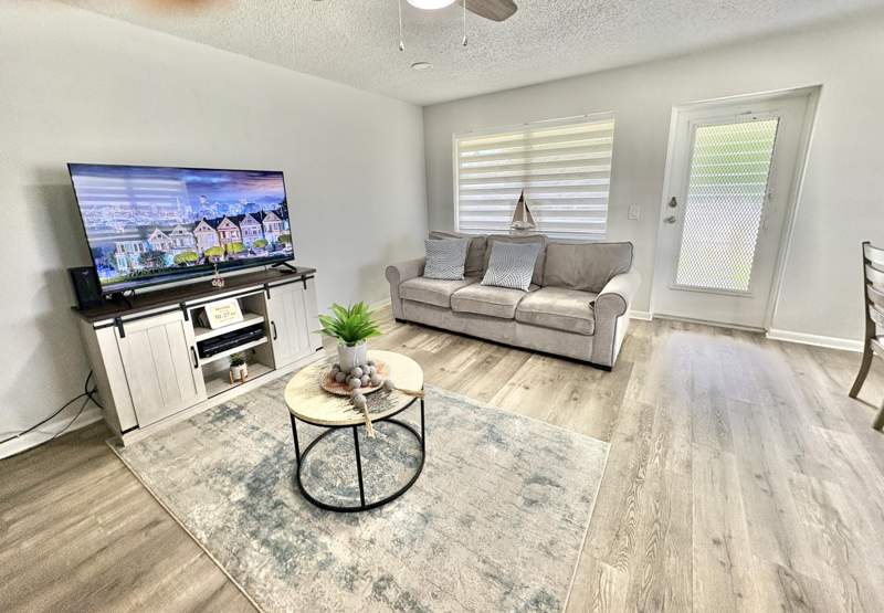 2 bedroom Condominium at 277 Chatham, Century Village / Chatham Condos, West Palm Beach — photo 2
