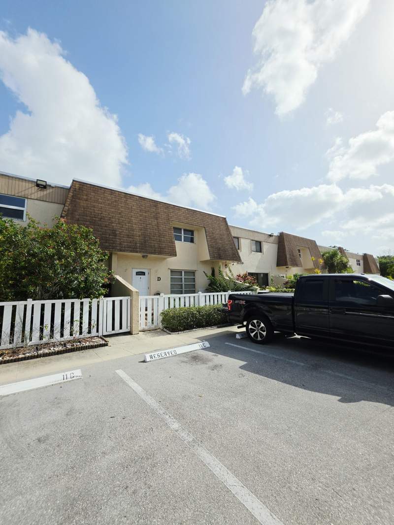 3 bedroom Townhouse at 8090 NW 12th Street #D, Townhomes Of Oriole, Margate — photo 3