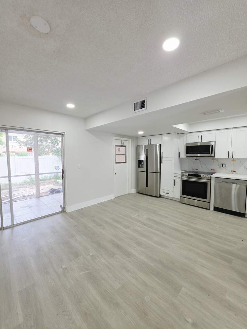 3 bedroom Townhouse at 8090 NW 12th Street #D, Townhomes Of Oriole, Margate — photo 5