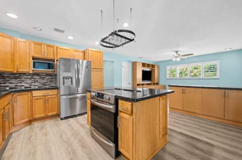 6131 SW 8th Street, Plantation FL - photo 6 of 31
