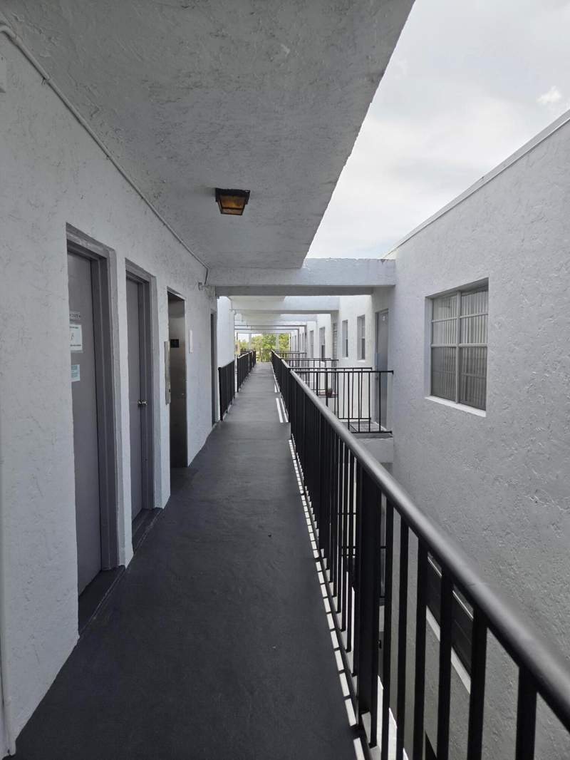 1 bedroom Condominium at 2998 Sunrise Lakes Drive #411, Quail Run Of Sunrise, Sunrise — photo 3