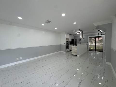 613 NW 47th Street, Deerfield Beach FL - photo 7 of 24