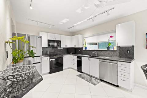 7338 Woodmont Court, Boca Raton FL - photo 18 of 64
