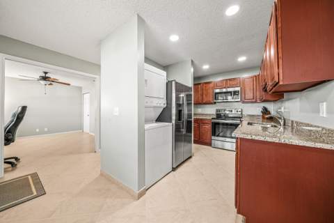 1640 NW 19th Terrace #203, Delray Beach FL - photo 6 of 45