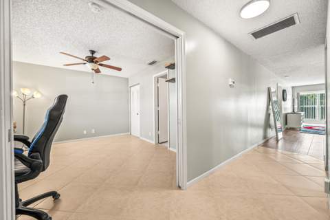 1640 NW 19th Terrace #203, Delray Beach FL - photo 10 of 45