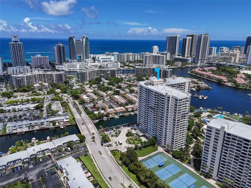 1 bedroom Condominium at 2500 Parkview Drive #1710, Olympus Condo Phase, Hallandale Beach — photo 3