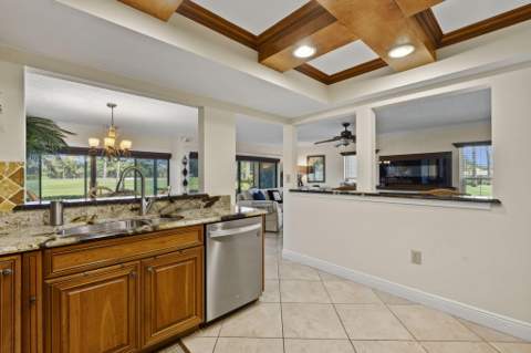 9450 Meadowood Drive #101, Fort Pierce FL - photo 12 of 26
