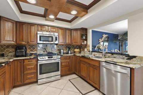9450 Meadowood Drive #101, Fort Pierce FL - photo 13 of 26