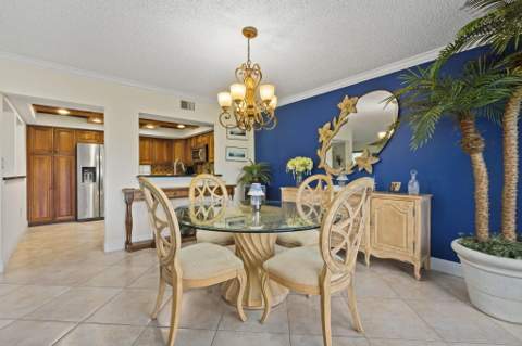 9450 Meadowood Drive #101, Fort Pierce FL - photo 15 of 26