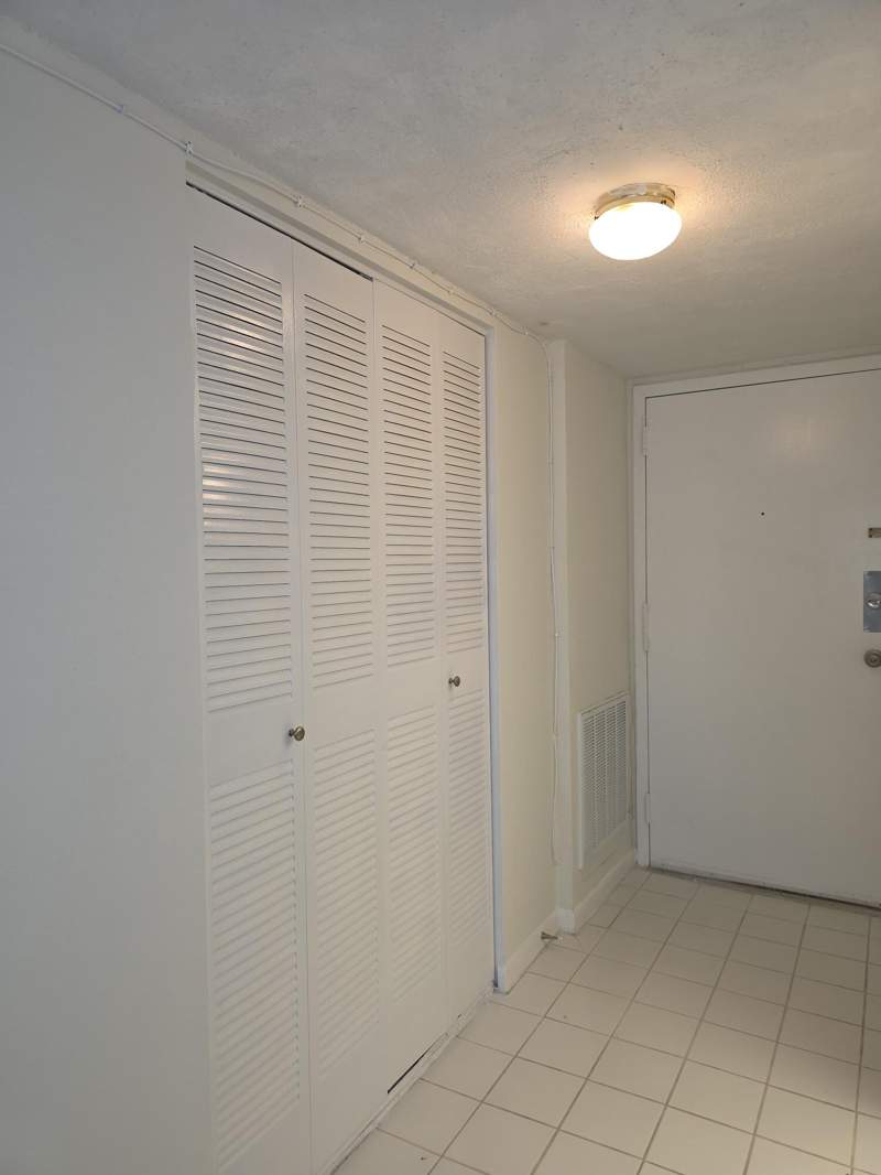 1 bedroom Condominium at 470 Executive Center Drive #2k, Breakwaters Of The Palm Beaches Condo, West Palm Beach — photo 2
