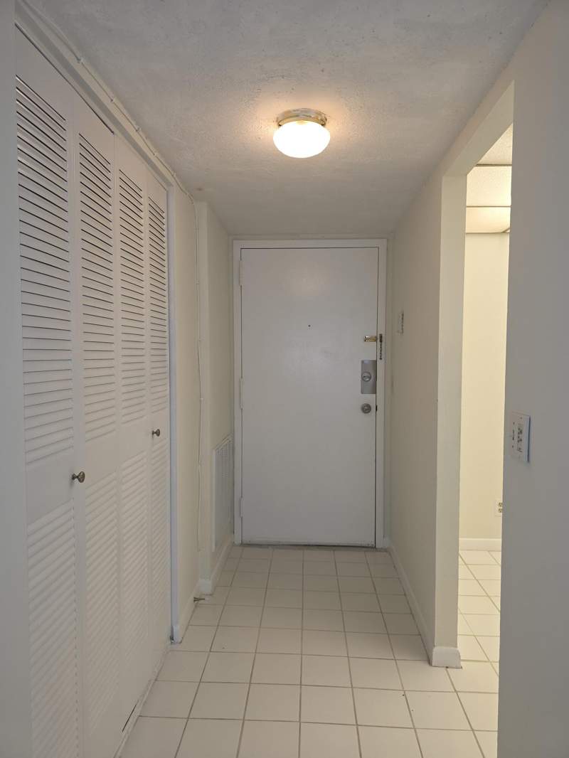 1 bedroom Condominium at 470 Executive Center Drive #2k, Breakwaters Of The Palm Beaches Condo, West Palm Beach — photo 3