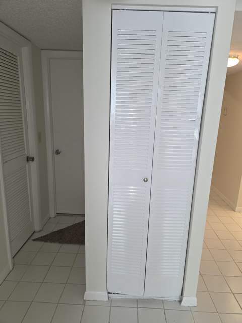 470 Executive Center Drive #2k, West Palm Beach FL - photo 15 of 48