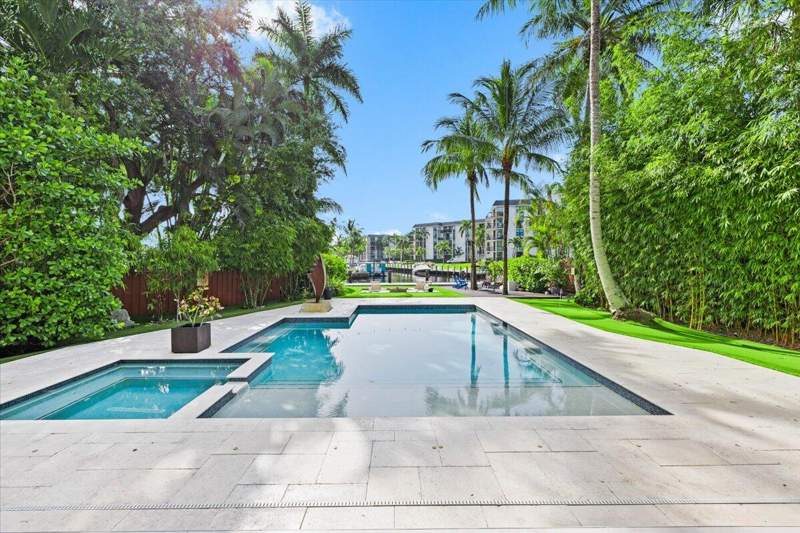 5 bedroom Single Family Residence at 1304 SW 9th Street, Riverside Add Amen Plat, Fort Lauderdale — photo 4