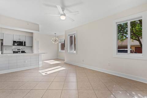 1000 Scotia Drive #102, Hypoluxo FL - photo 6 of 29