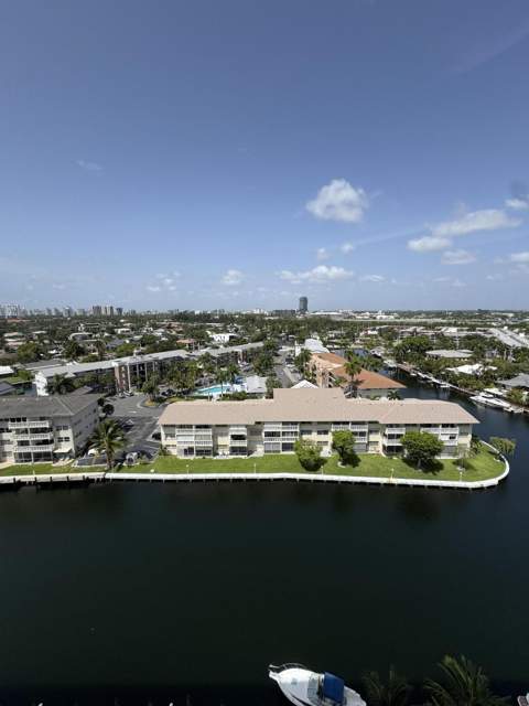 427 Golden Isles Drive #12d, Hallandale Beach FL - photo 12 of 17