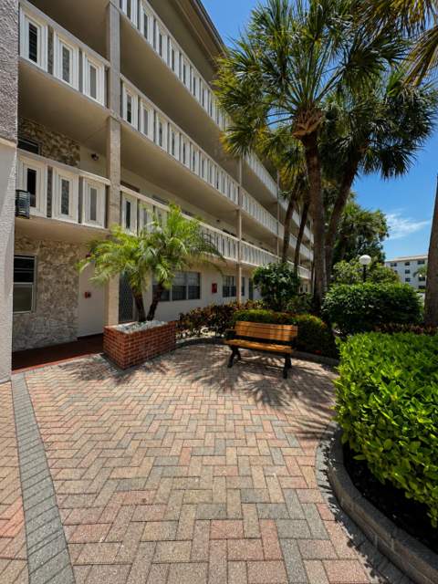 1901 Bermuda Circle #F2, Coconut Creek FL - photo 20 of 36