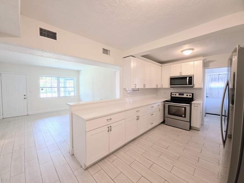 3 bedroom Single Family Residence at 1220 NE 1st Avenue, Progresso, Fort Lauderdale — photo 3