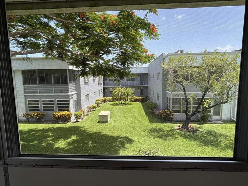 2 bedroom Condominium at 652 Flanders, Kings Point Flanders, Delray Beach — photo 4