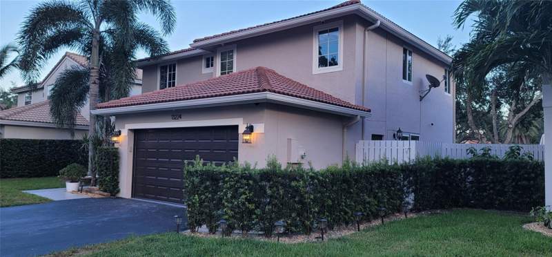 4 bedroom Single Family Residence at 13224 NW 12th Court, Savannah Plat 1, Sunrise — photo 2