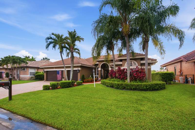 4 bedroom Single Family Residence at 4278 NW 81st Terrace, Royal Land Amended, Coral Springs — photo 2