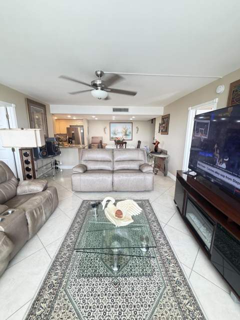 336 Golfview Road #706, North Palm Beach FL - photo 13 of 42