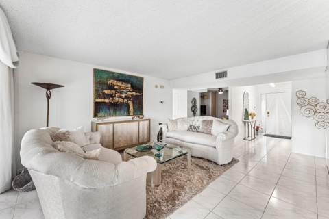 14388 Emerald Lake Drive #2, Delray Beach FL - photo 9 of 34