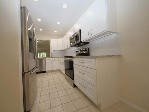 10187 Mangrove Drive #104, Boynton Beach FL - photo 6 of 17