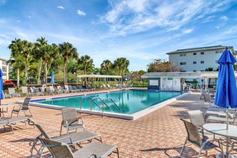 2901 Victoria Circle #F2, Coconut Creek FL - photo 19 of 21