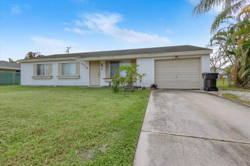 3 bedroom Single Family Residence at 2118 SW Airoso Boulevard, Port St Lucie Section 18, Port St. Lucie — photo 4