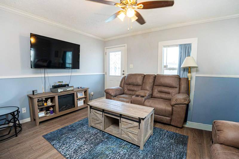 2 bedroom Manufactured Home at 234 Peacock Street, Sandhill Shores, Fort Pierce — photo 2