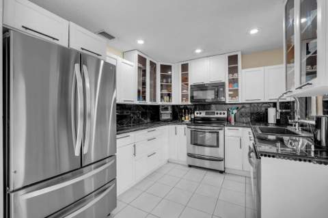 1109 Landings Boulevard, Greenacres FL - photo 16 of 39