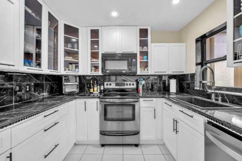 1109 Landings Boulevard, Greenacres FL - photo 17 of 39