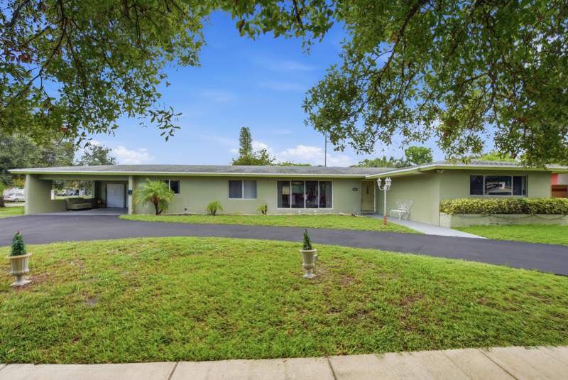 3 bedroom Single Family Residence at 1000 Wyoming Avenue, Melrose Park Sec 7, Fort Lauderdale — photo 3