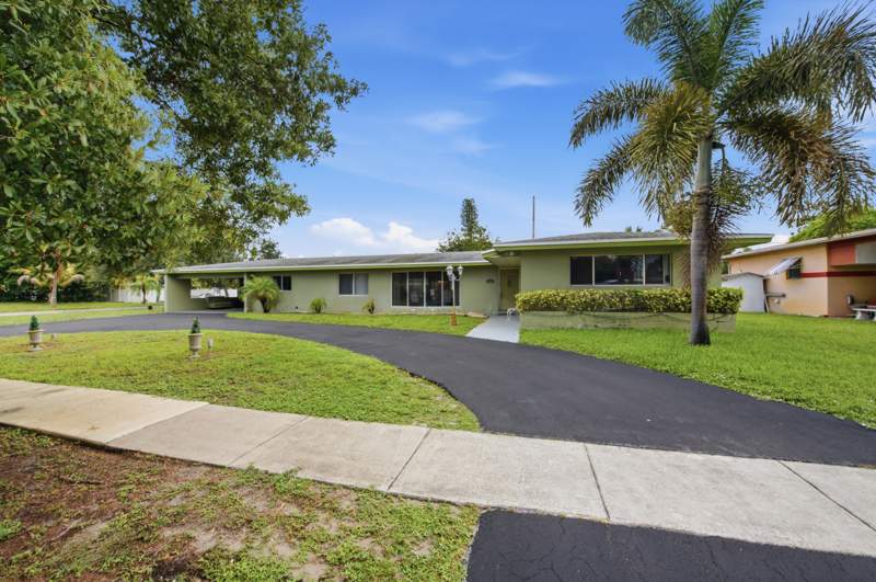 3 bedroom Single Family Residence at 1000 Wyoming Avenue, Melrose Park Sec 7, Fort Lauderdale — photo 4