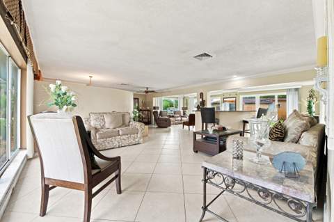 1000 Wyoming Avenue, Fort Lauderdale FL - photo 7 of 36