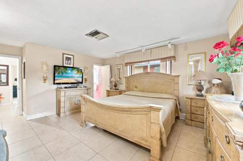 1000 Wyoming Avenue, Fort Lauderdale FL - photo 13 of 36