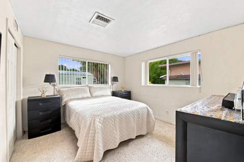 1000 Wyoming Avenue, Fort Lauderdale FL - photo 15 of 36