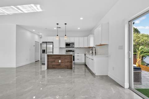 655 NW 24th Avenue, Fort Lauderdale FL - photo 14 of 35
