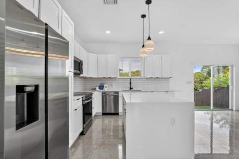 655 NW 24th Avenue, Fort Lauderdale FL - photo 18 of 35