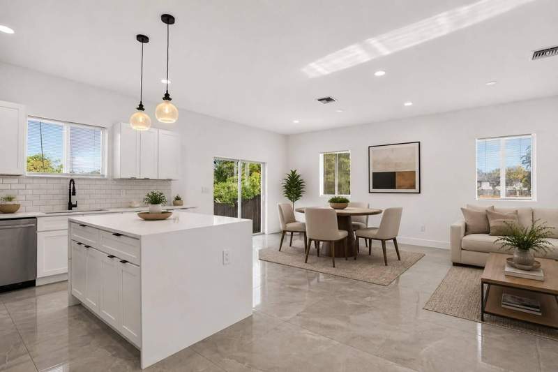 3 bedroom Single Family Residence at 655 NW 24th Avenue, Washignton park, Fort Lauderdale — photo 2