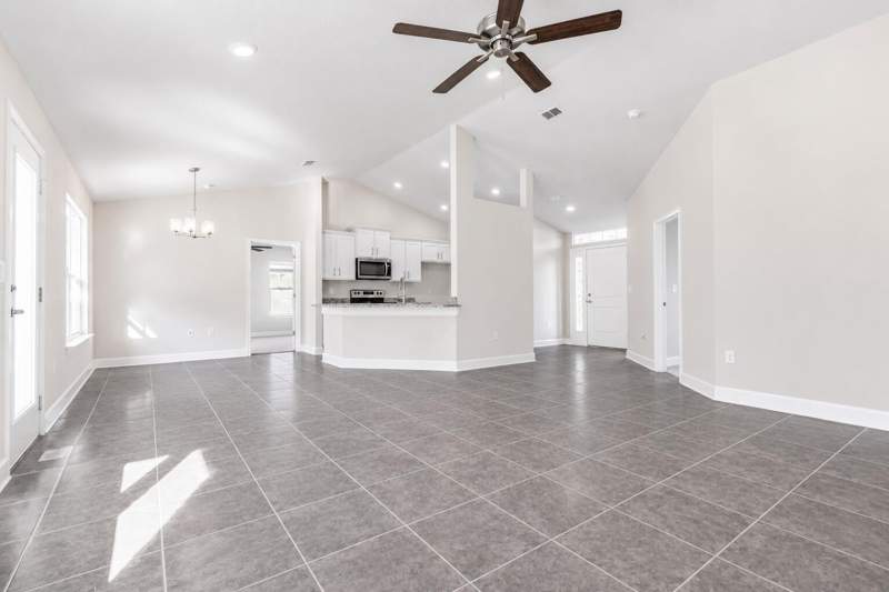 4 bedroom Single Family Residence at 405 NE Airoso Boulevard, Port St Lucie Section 26, Port St. Lucie — photo 3
