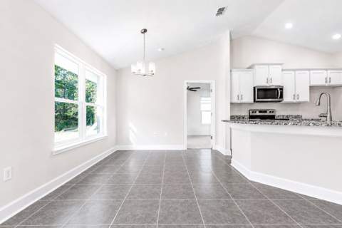 405 NE Airoso Boulevard, Port St. Lucie FL - photo 8 of 22