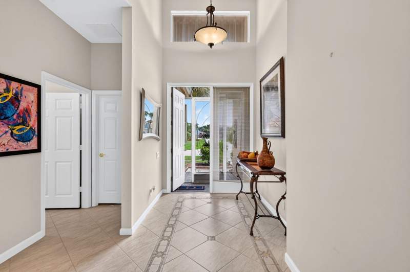 3 bedroom Single Family Residence at 347 NW Shoreview Drive, Cascades At St Lucie West Phase 5, Port St. Lucie — photo 4