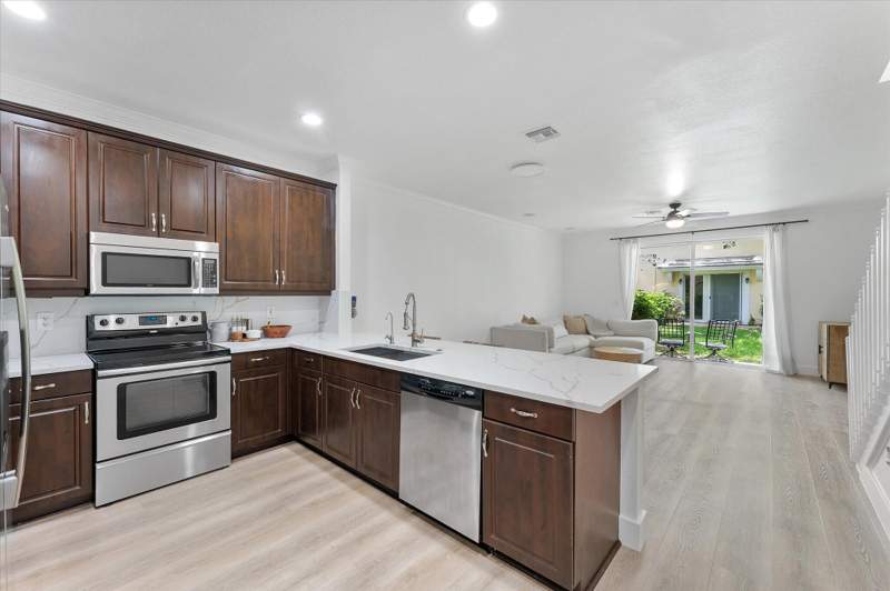 3 bedroom Townhouse at 7783 Deercreek Court, Saddle Bridge, Davie — photo 3